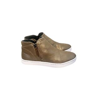 Clarks Pawley Joy Metallic Suede Slip On Side‎ Zipper Booties Size 8